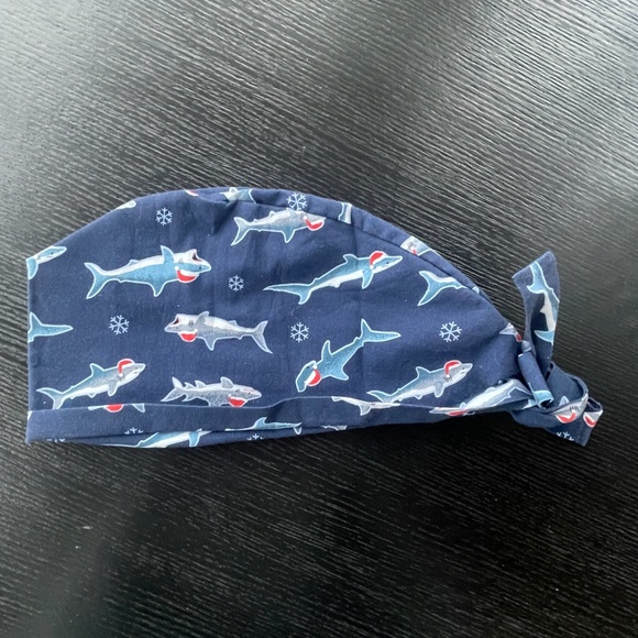 Christmas shark scrub cap - Picture 3 of 5